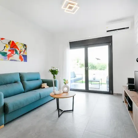 Irene Apartment *