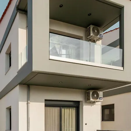 Irene Apartment *