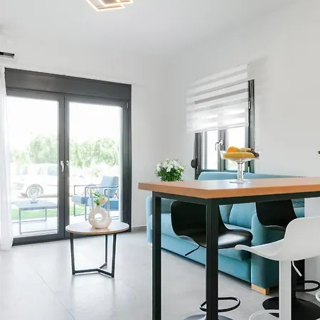 Irene Apartment Polychrono