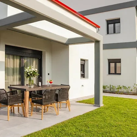 Irene Apartamento Polychrono