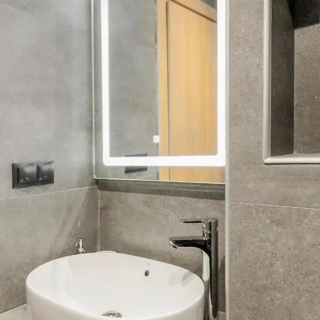 Irene Apartamento Polychrono